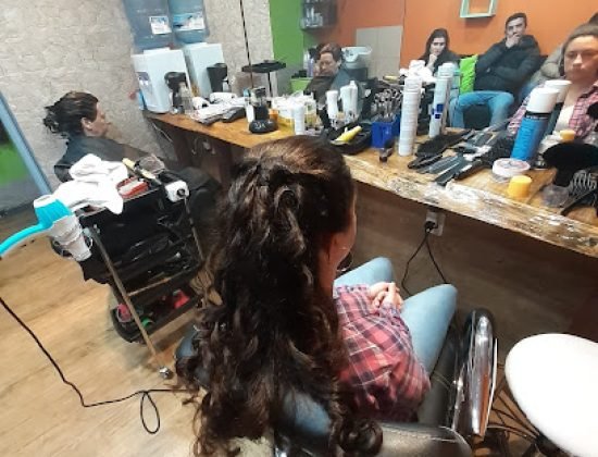 Adrian estilista salon unisex y barbershop