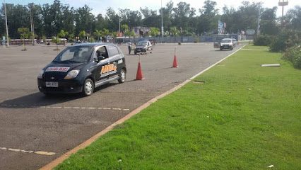 AMG Academia de Manejo — Academia de choferes en Shangrila