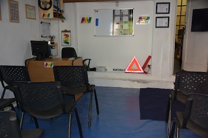Academia de manejo ECIC — Academia de choferes en Pocitos