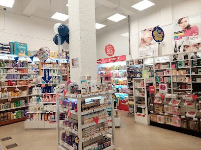Farmacia Pigalle — Farmacia en Tres Cruces
