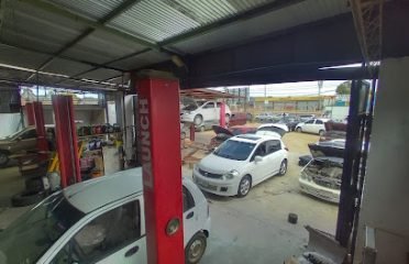Taller mecánico multimarca lubricentro gomeria