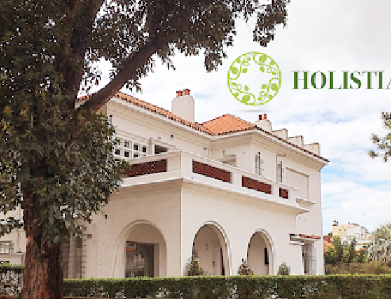 Holistia